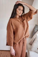 Load image into Gallery viewer, Eadie Lifestyle - Fundamental Linen Shirt in Nutmeg colour side shot
