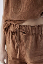 Load image into Gallery viewer, Eadie Lifestyle - Fundamental Linen Shorts in Nutmeg colour front closed up shot
