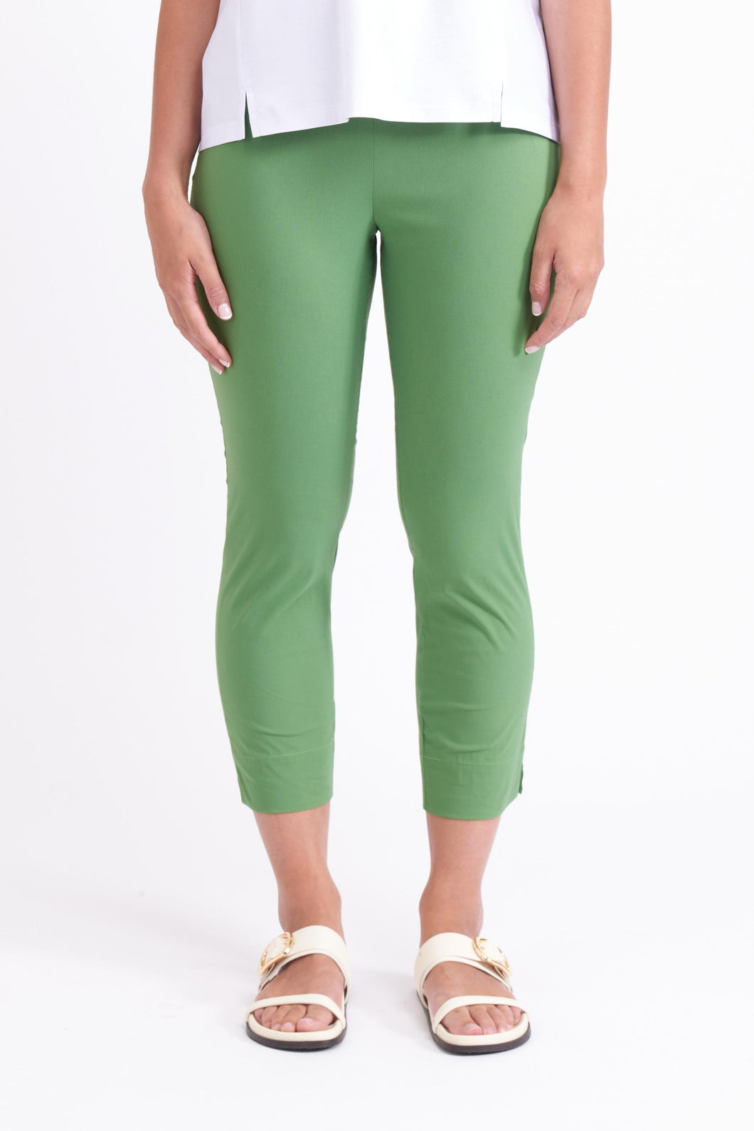 Foil - Fuss Free Capri in Apple colour front closed up shot