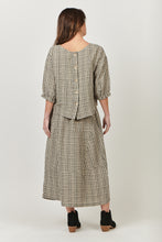 Load image into Gallery viewer, Naturals by O&amp;J Linen Top - Boat Neck/Midi Sleeves Back View
