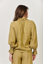 Load image into Gallery viewer, Naturals by O&amp;J Linen Long Sleeve, Ruffle Collar Top Peridot Color Back View
