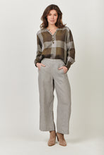 Load image into Gallery viewer, Naturals by O&amp;J Linen Top - Long Sleeve/Crew Neck Breen Plaid Front
