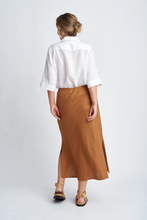 Load image into Gallery viewer, Goondiwindi Cotton - Bias Cut Shirt in Bronze colour back shot
