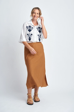 Load image into Gallery viewer, Goondiwindi Cotton - Bias Cut Shirt in Bronze colour front shot
