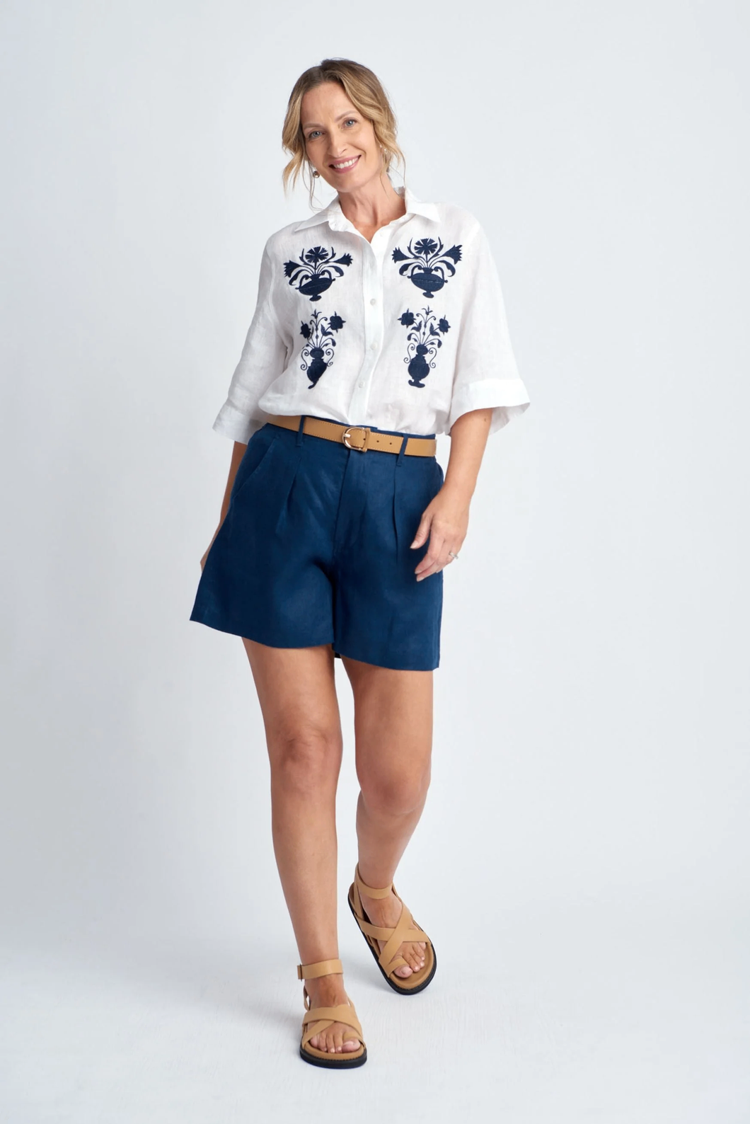 Goondiwindi Cotton - Linen Shorts in Navy colour front shot