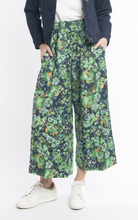 Load image into Gallery viewer, Orientique Vivaldi Wide Leg Pants Front closed up
