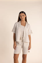 Load image into Gallery viewer, Two-T&#39;s - Linen S/S Shacket in Natural colour front shot
