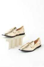 Load image into Gallery viewer, Carolina - Sonia Gold Loafers
